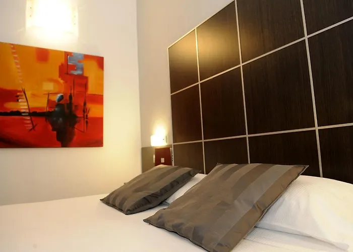 Place Otel 2*